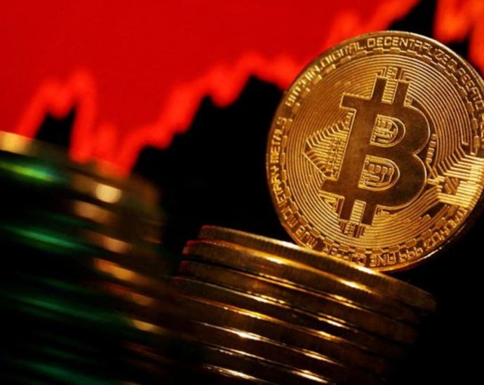From customer reviews to risk alerts, Singapore brokerages take caution with US-listed Bitcoin ETFs
