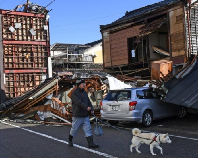 Hundreds cut off after Japan quake that killed 78