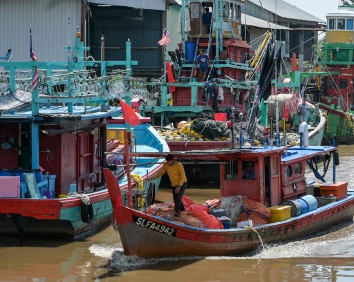 IN FOCUS: Turning tides for Malaysiaâs fishing industry over climate change threat; consumers near and far to pay the price