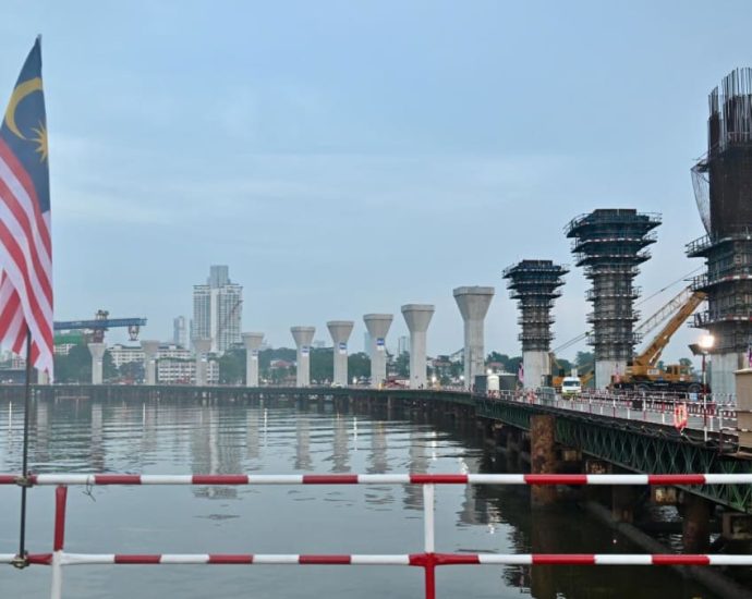 Johor Bahru-Singapore RTS Link passes 65% construction milestone on both sides; connecting span complete