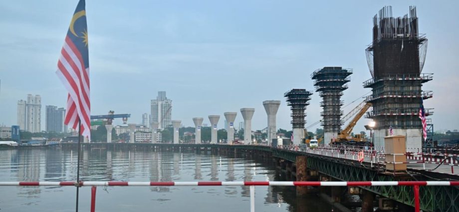 Johor Bahru-Singapore RTS Link passes 65% construction milestone on both sides; connecting span complete