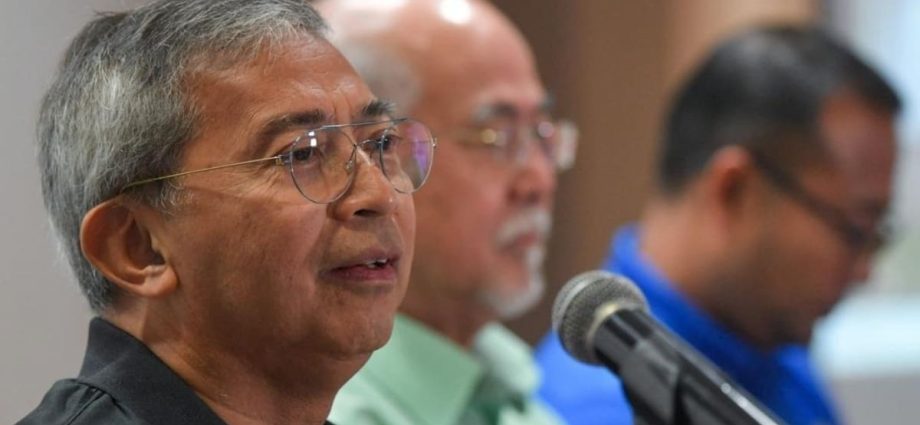 Malaysia anti-graft agency serves Mahathir’s son notice to declare assets