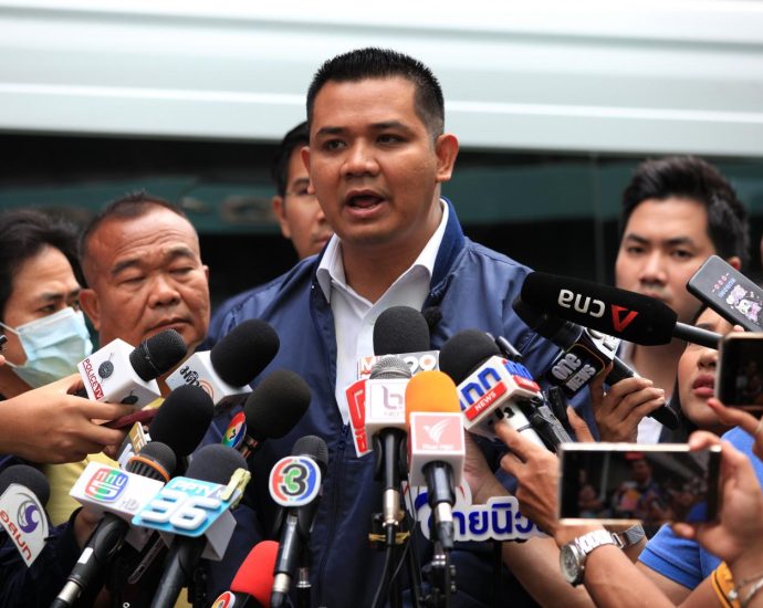 MPs denied access to Thaksin
