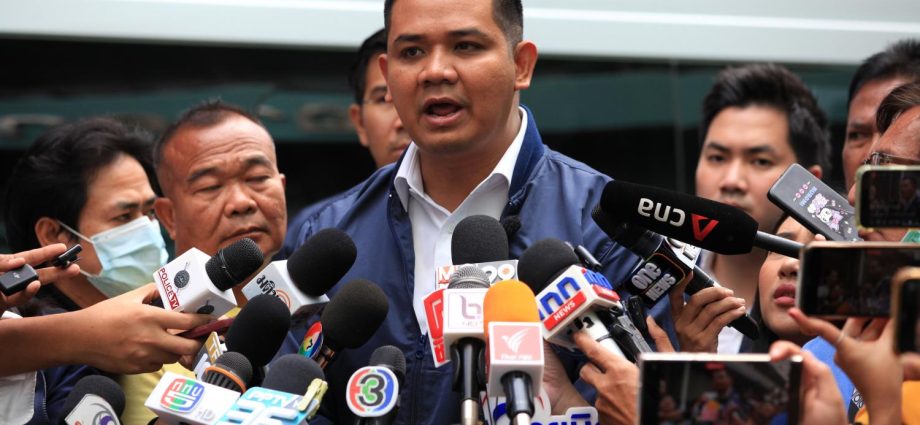 MPs denied access to Thaksin