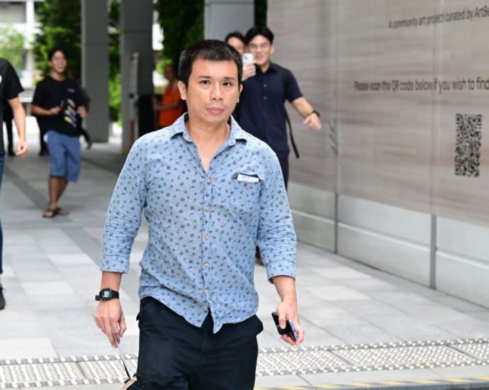 Online personality Kurt Tay gets more charges, says he will make police reports after being heckled