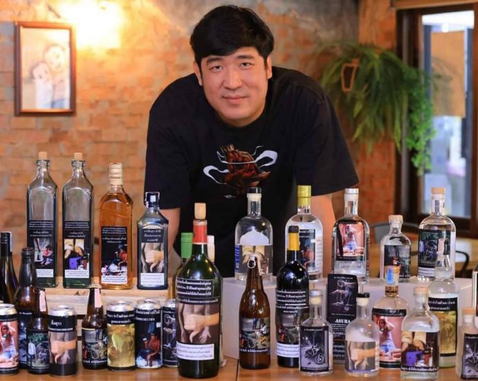Booze labels split public