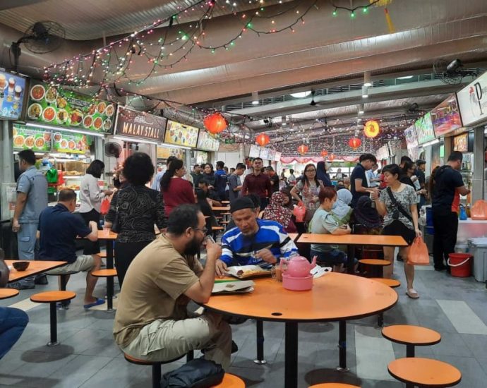 Bukit Merah hawkers, shops to get S0 cash after businesses hit by tuberculosis scare