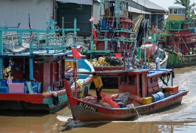 CNA Correspondent Podcast: Malaysiaâs fishing industry faces dire future with declining catch