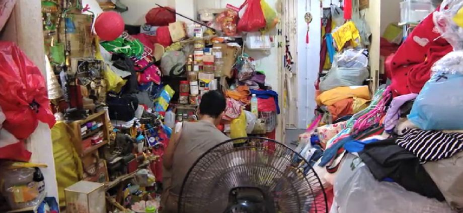 COVID-19 pandemic has worsened hoarding situation, say volunteer groups that help declutter homes