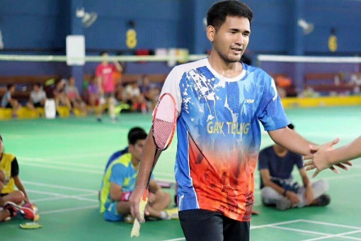 Ex-badminton star held for duping, robbing woman