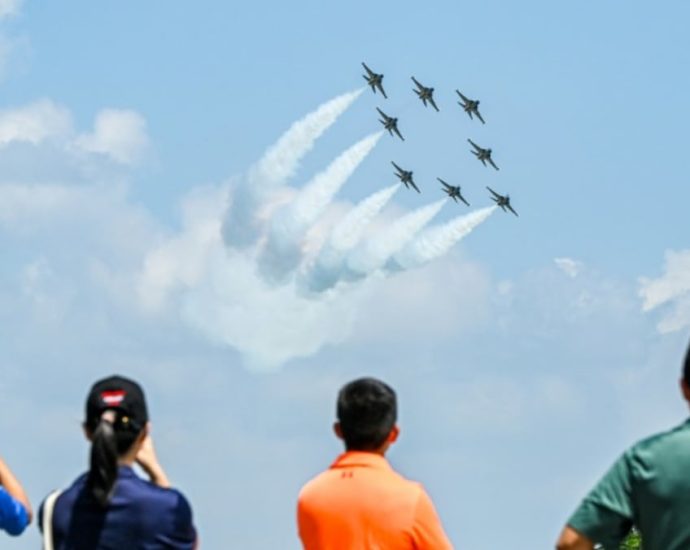 More buses when Singapore Airshow opens to the public after record attendance during trade days