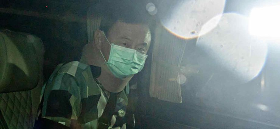 Move Forward questions justice of Thaksin’s return home