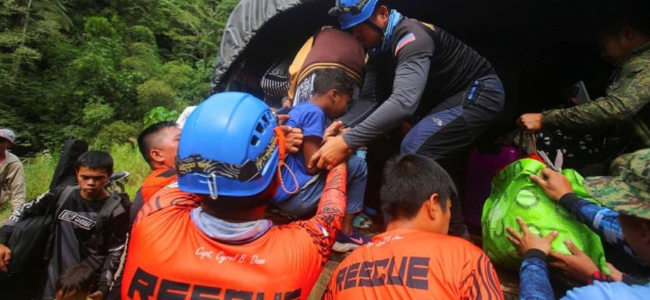 Philippine landslide death toll climbs to 35