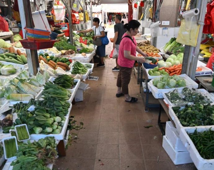 Singaporeâs core inflation falls to 3.1% in January on smaller food and services price hikes