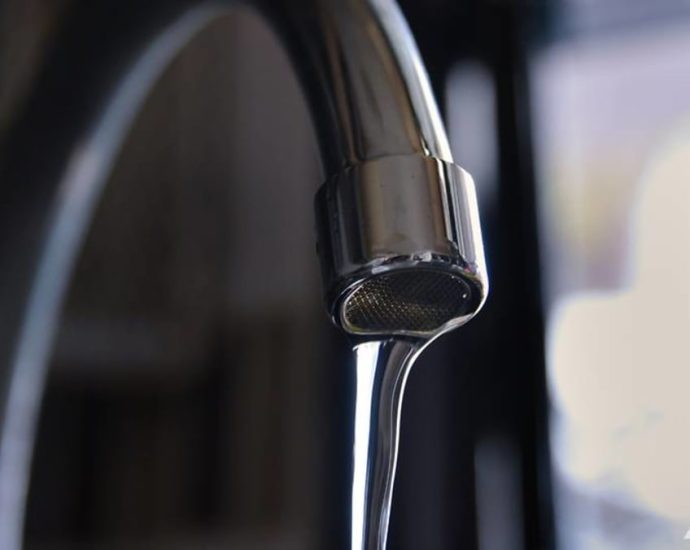 Singaporeâs tap water safe to drink, no need for further filtering devices: PUB