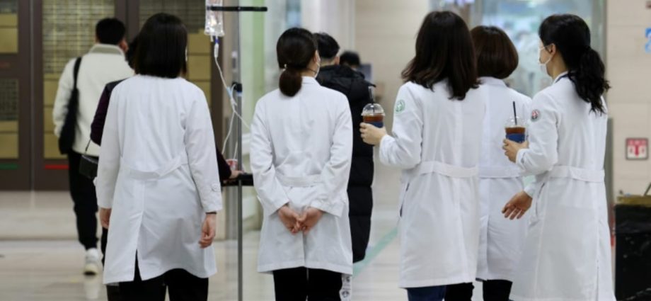 South Korean government orders protesting doctors back to hospitals