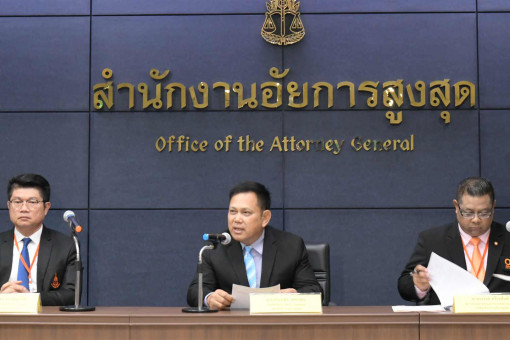 Thaksin faces old charge of lese majeste