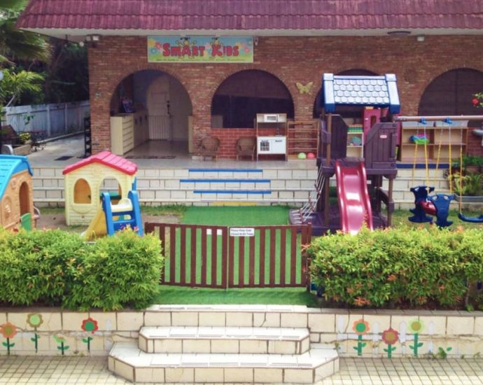 Three preschool employees suspended after children allegedly locked in dark room