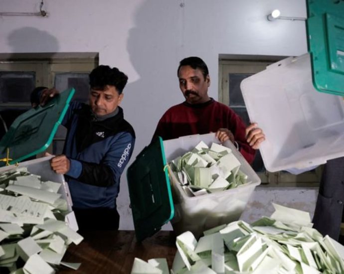 With over half the seats counted, Imran Khan’s supporters lead in Pakistan polls