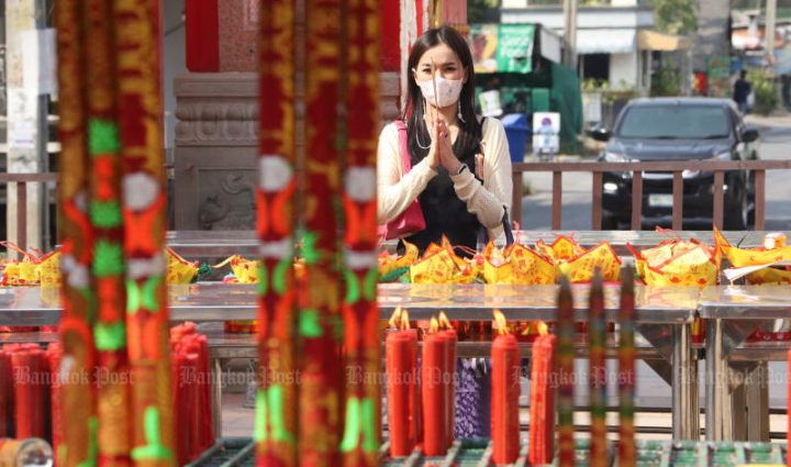 Worshippers urged to shift to electric incense to reduce pollution