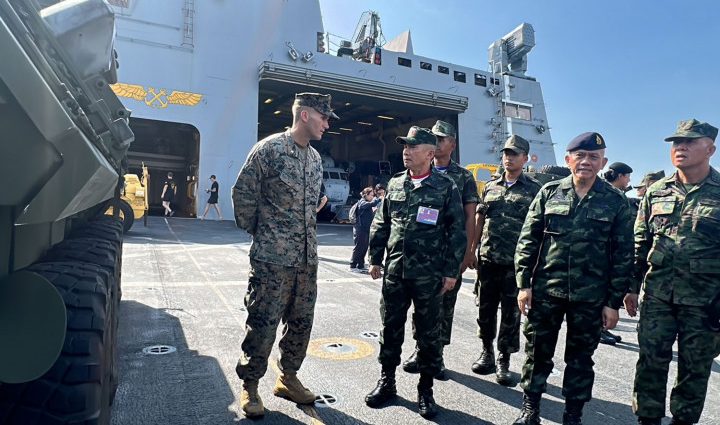 Chief of Defence Forces leads navy cadets to learn capacities of USS Somerset