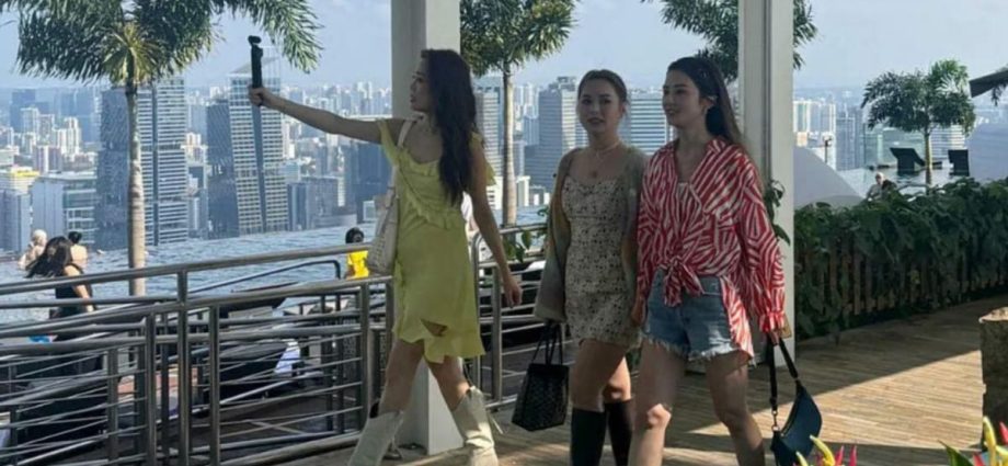 Hong Kong stars Joey Yung, Charlene Choi and Gillian Chung spotted in Singapore