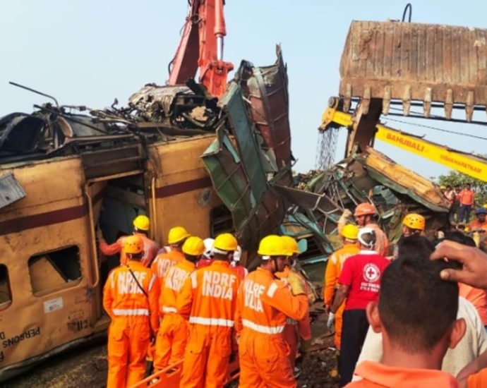 Indian train drivers in crash that killed 14 were watching cricket