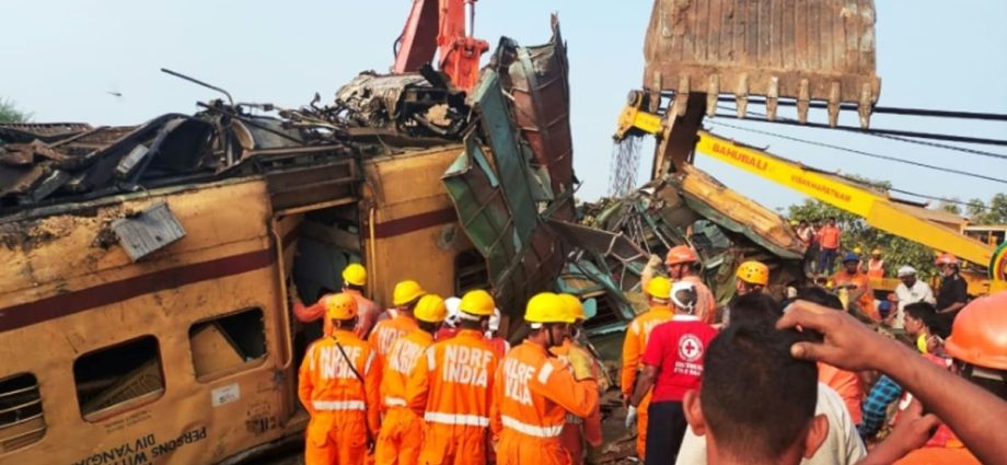 Indian train drivers in crash that killed 14 were watching cricket