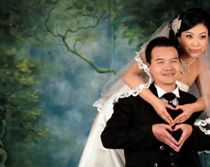 Marriage rates in China rise for first time in nine years