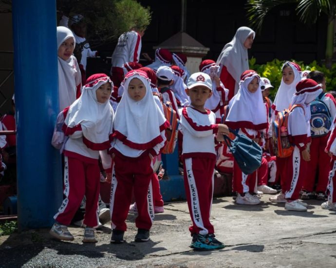 Political Islam: Hijab rules and segregated pools – religion reshapes social norms in Malaysia, Indonesia