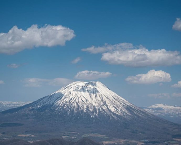 Two New Zealanders killed by avalanche in Hokkaido