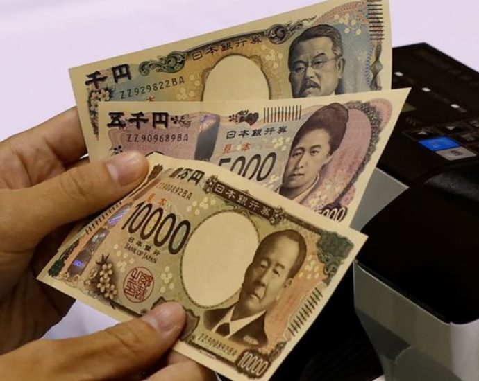 What would Japanese intervention to boost a weak yen look like?