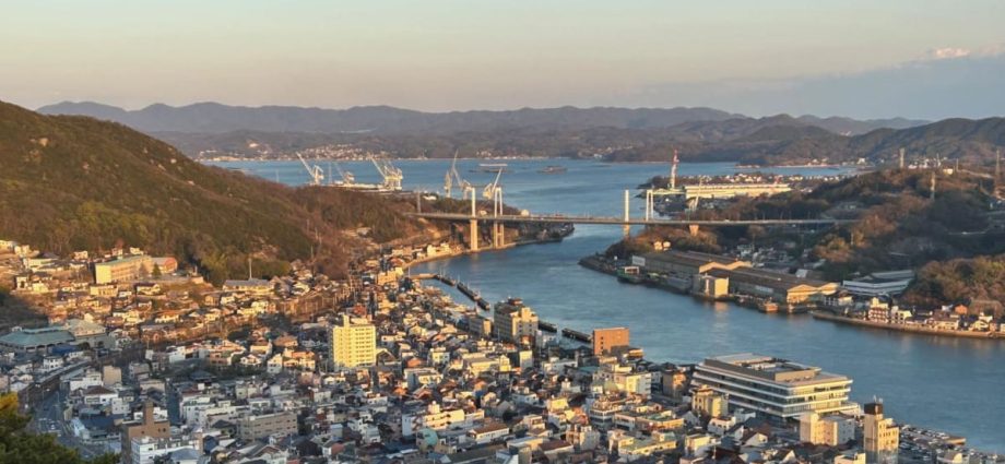 A Japanese port town few foreign tourists know of: Onomichi's oysters, old temples and Ozu’s Tokyo Story