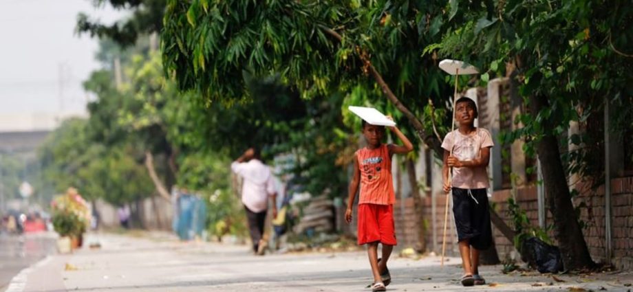 Bangladesh again shuts schools due to heatwave