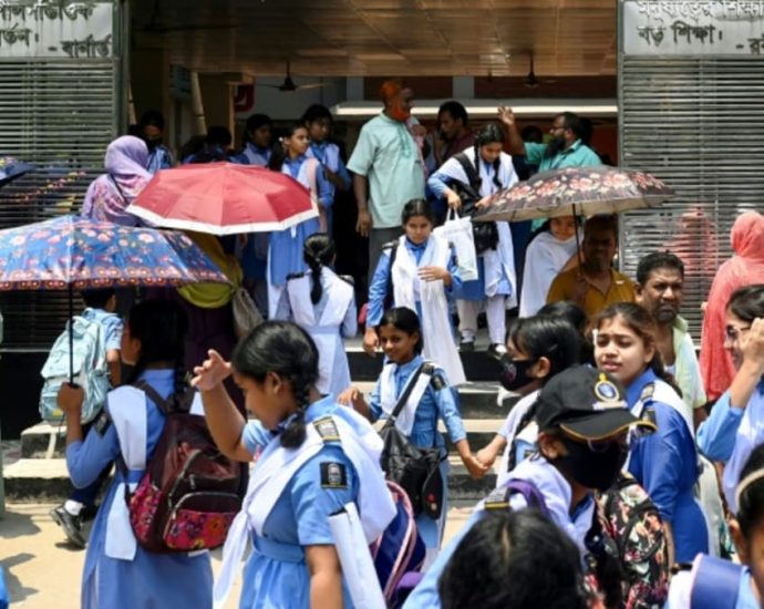 Bangladesh reopens schools despite heat alert