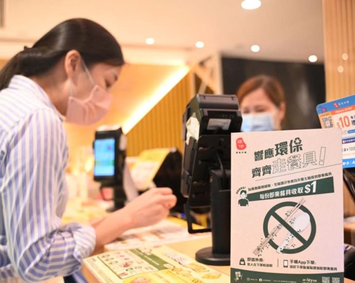 Hong Kong begins phasing in disposable plastics ban