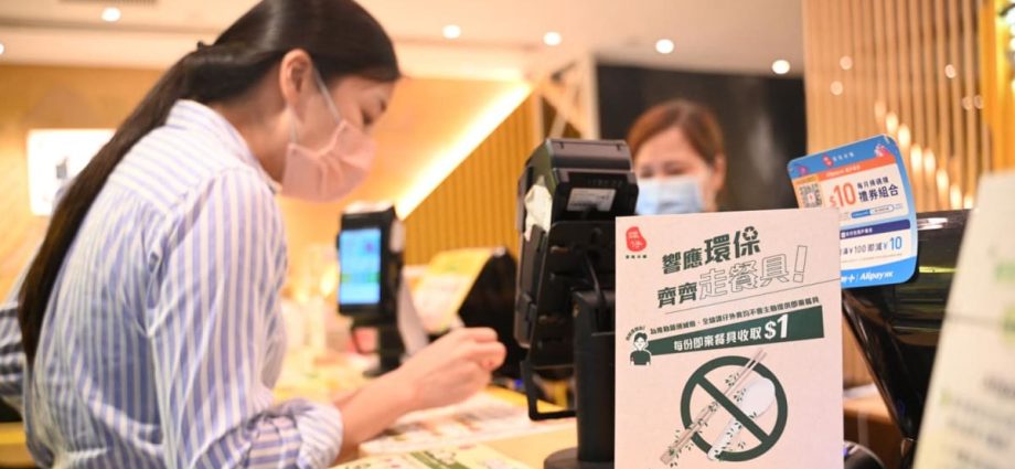 Hong Kong begins phasing in disposable plastics ban