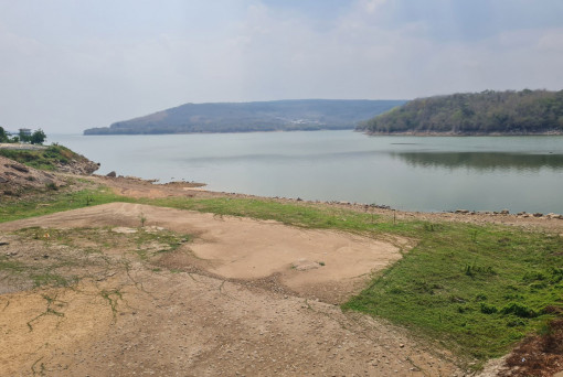 Lam Takhong reservoir, Lam Mun river drying up amid water shortage fears