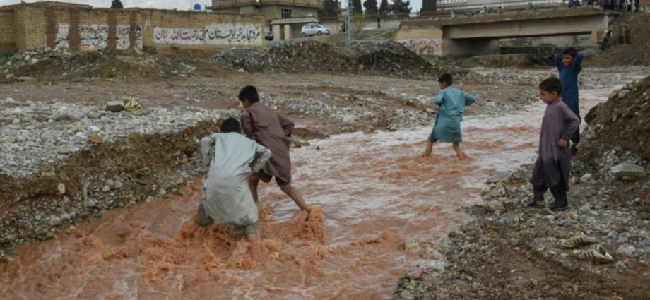 Lightning, downpours kill 41 people across Pakistan