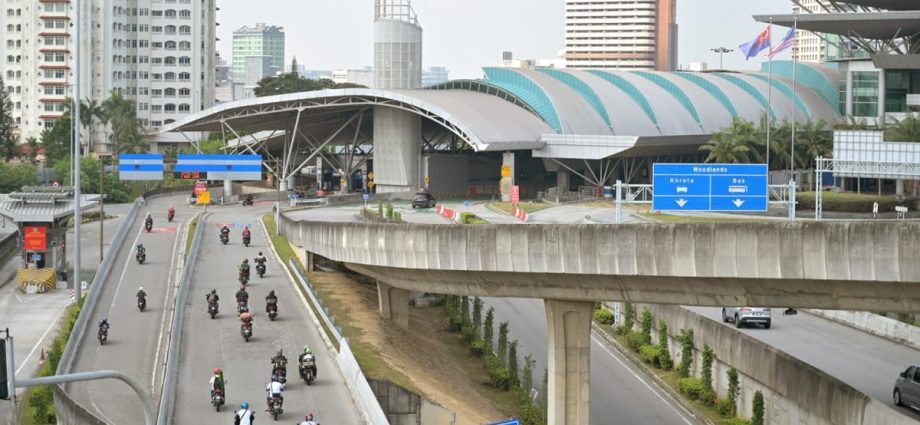 Make it ‘top priority’: Businesses, travellers urge Malaysia to follow Singapore’s QR code clearance at land checkpoints