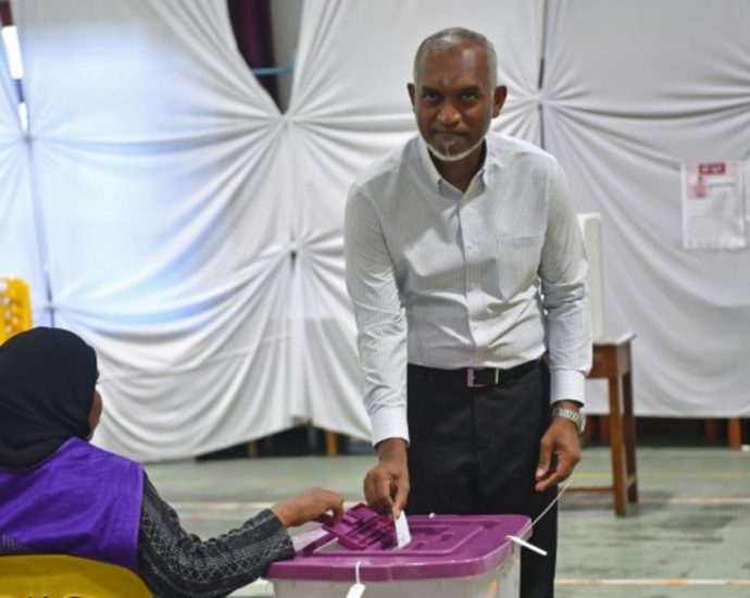 Maldives pro-China ruling party tipped to win election