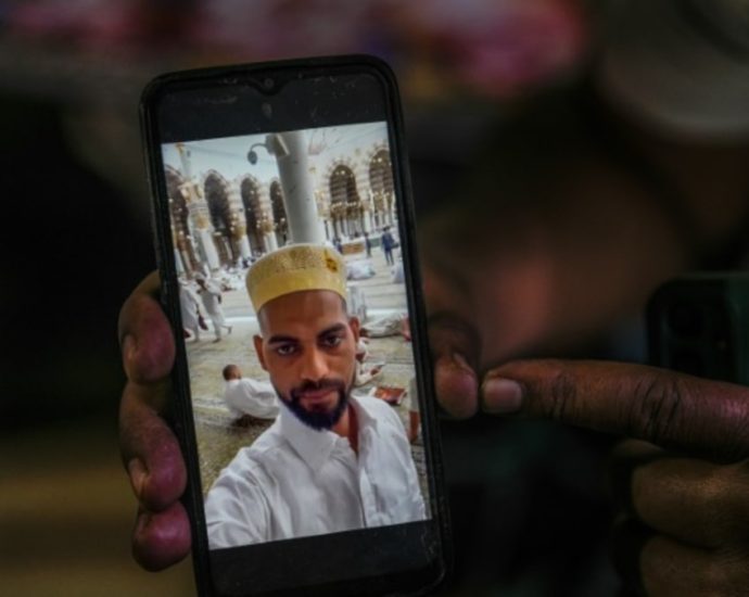 Online hate sows Muslim fears as India votes