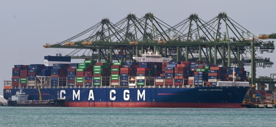 Singapore's key exports fall by 20.7% in March, worse than analyst estimates
