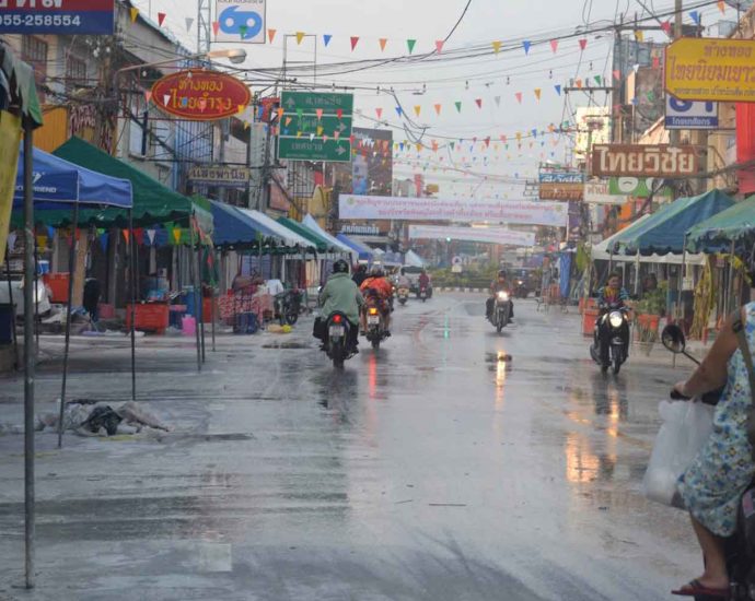 Songkran road death toll reaches 206