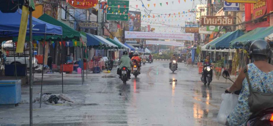 Songkran road death toll reaches 206