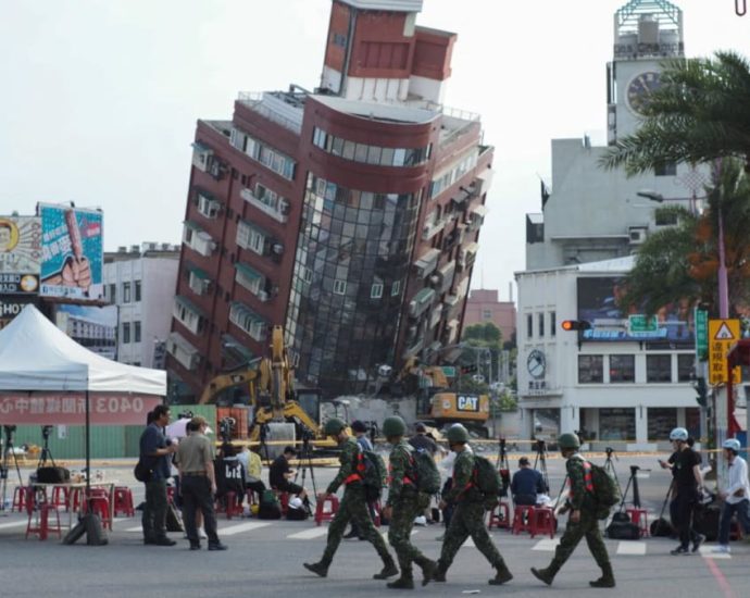 Taiwan earthquake injuries climb above 1,000, hotel workers still missing