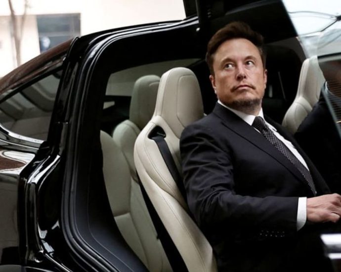 Tesla CEO Elon Musk in China for talks