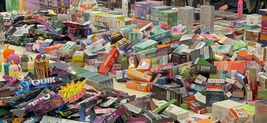 Thousands of vape pens seized near schools