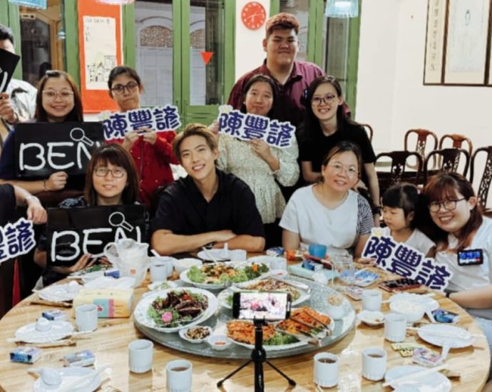 Actor Benjamin Tan thanks fans for his Star Awards Top 10 Most Popular win with a vegetarian dinner