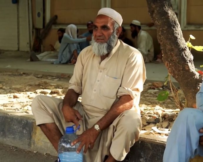 As temperatures soar up to 52°C, Pakistan struggles to protect its people from the heat